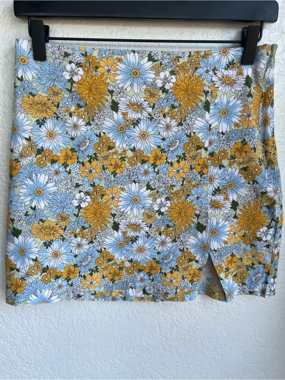 Urban Outfitters Linen Blend Bright Daisy Print Mini Skirt, Front V Slit, Size M